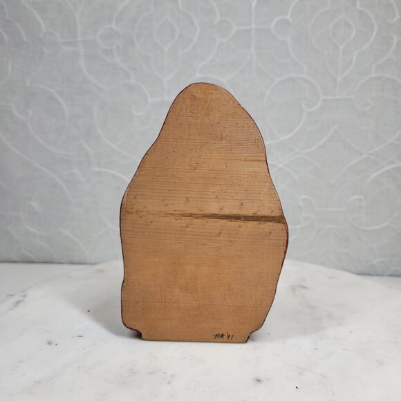 VTG Wooden Carved Santa Figure 6.5" Handpainted Christmas Folk Art Signed '91 - Picture 10 of 12